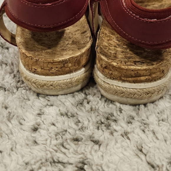 Adrienne Vittadini Women's "Prittin" Stretch Red Sport Strappy Sandal SZ 8.5 - Picture 6 of 11